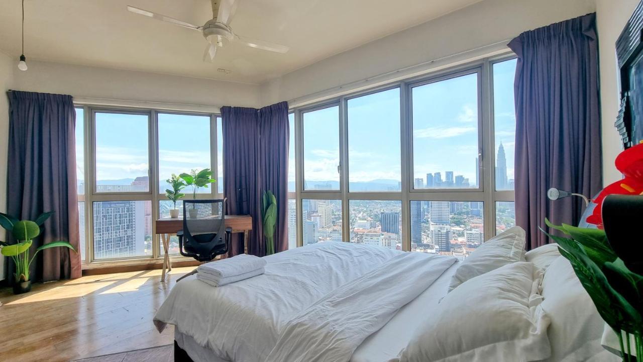 Penthouse On 34 - The Highest Unit And Best Views In Regalia & Private Rooftop Terrace Куала-Лумпур Экстерьер фото